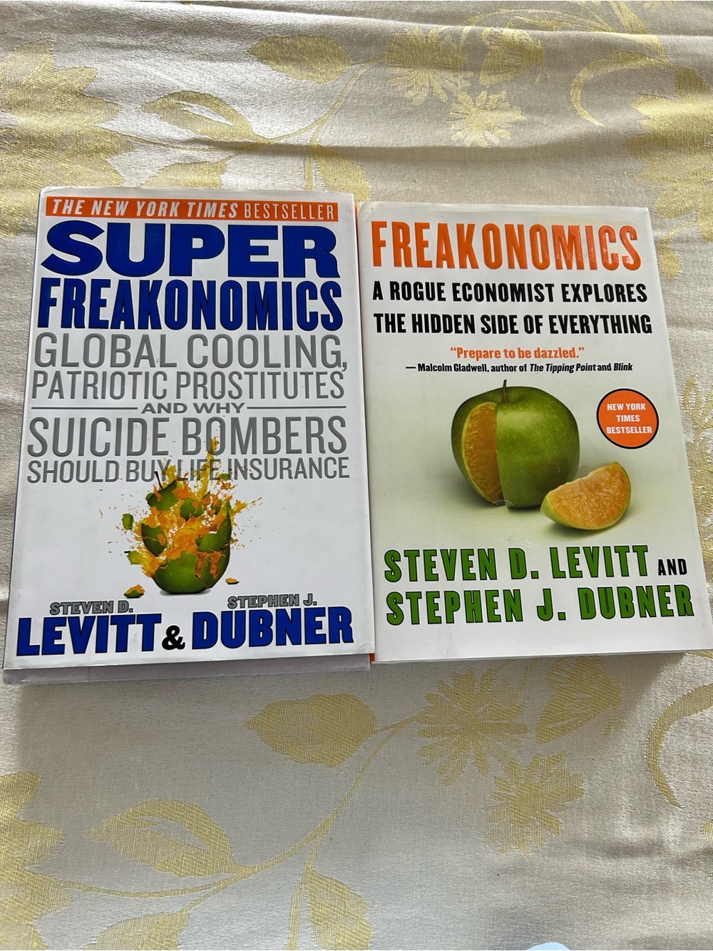 Freakonomics and Super Freakonomics Book Bundle